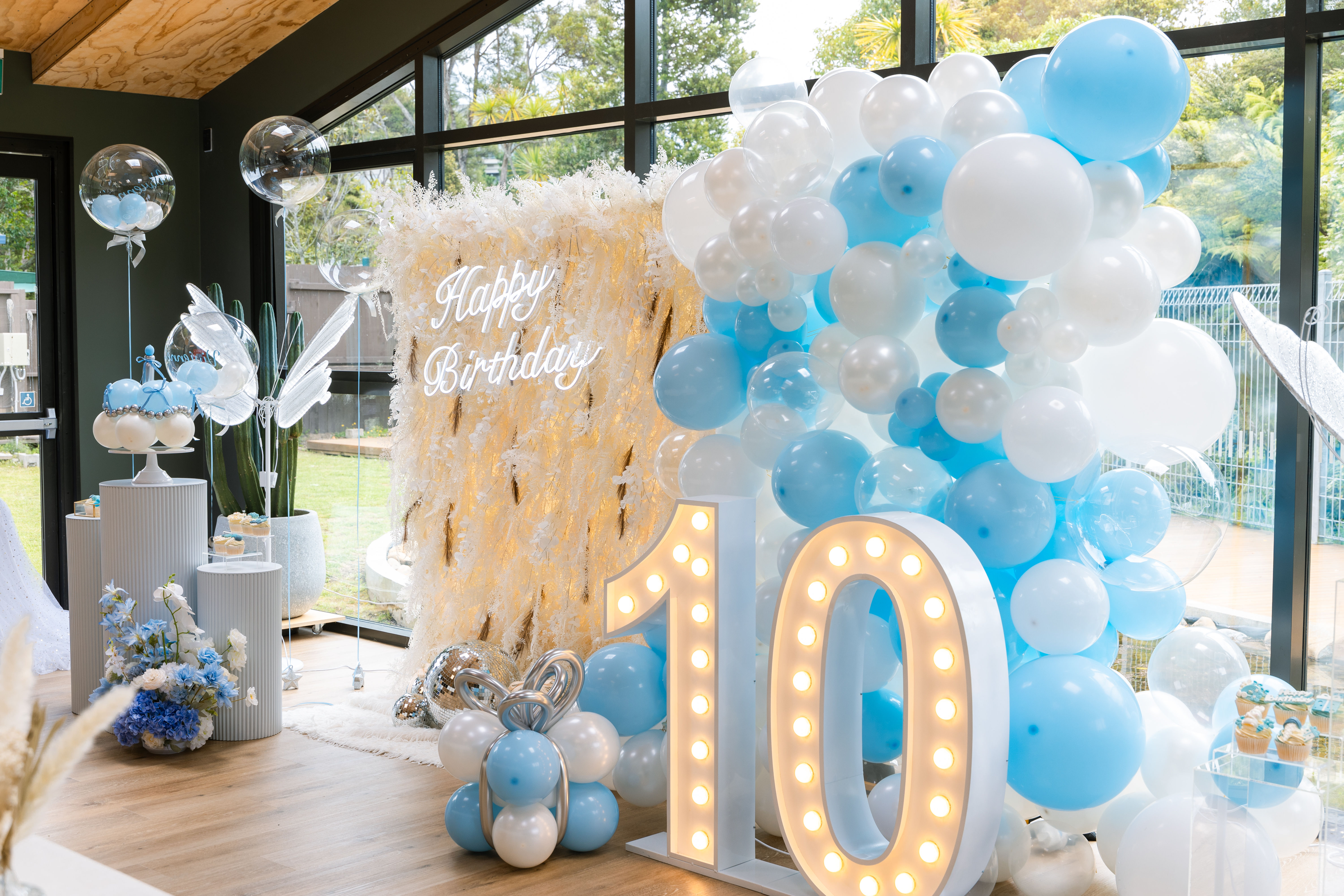 Girls birthday party decoration flower wall package In Auckland