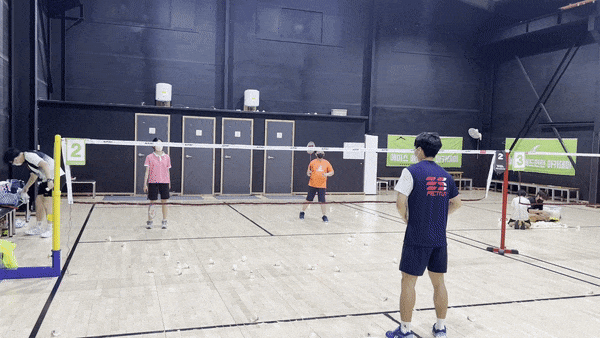 배드민턴.gif