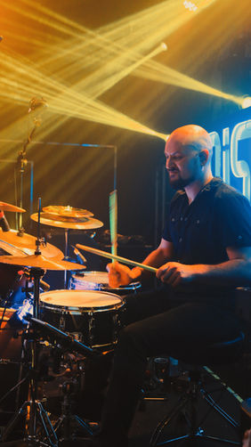 Grabación de conciertos, aftermovies y vídeos multicámara en Mallorca para artistas, festivales y eventos en directo. Producción audiovisual profesional