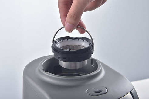 A15114_Detailbild_Muehlenentnahme_Kaffeemuehle_TX190_300dpi.jpg