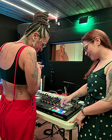 Curso de DJ com Paula Torelly no vênus estúdio musical, 210 norte, brasília df