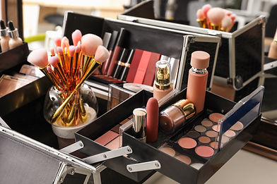 Makeup art classes and courses. Get your makeup artist certification .jpeg