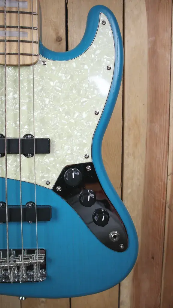 Thumbnail: Close-up of the control dials on the Marco Bass N1 Bass Guitar in Lau Blue.