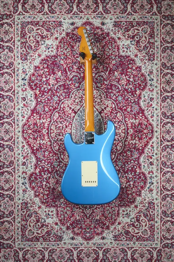 Squier Classic Vibe LTD Edition 60's Upgraded - Lake Placid Blue-09.webp: Full back view of the Squier