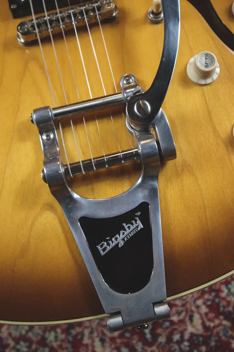 Thumbnail: Hofner Verythin Bigsby tailpiece detail