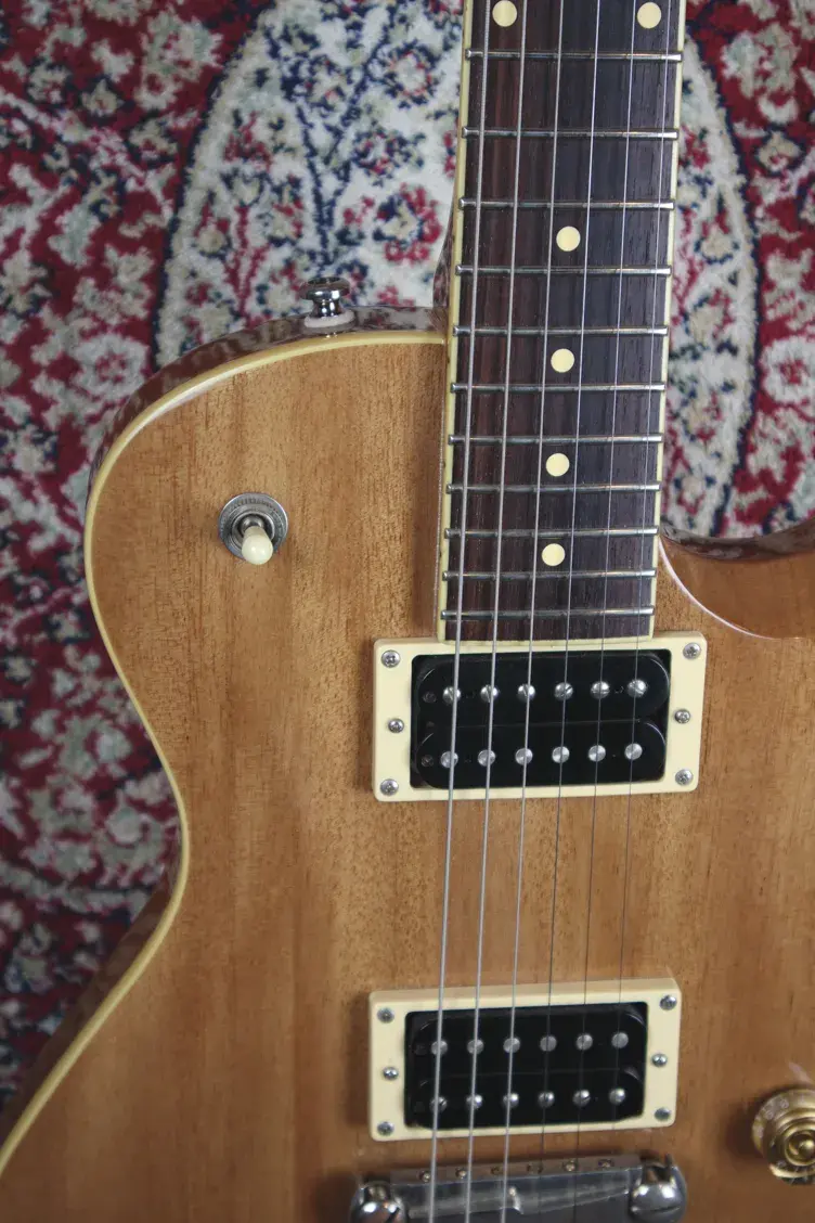 Thumbnail: Upper bout and toggle switch detail of PRS SE Tremonti