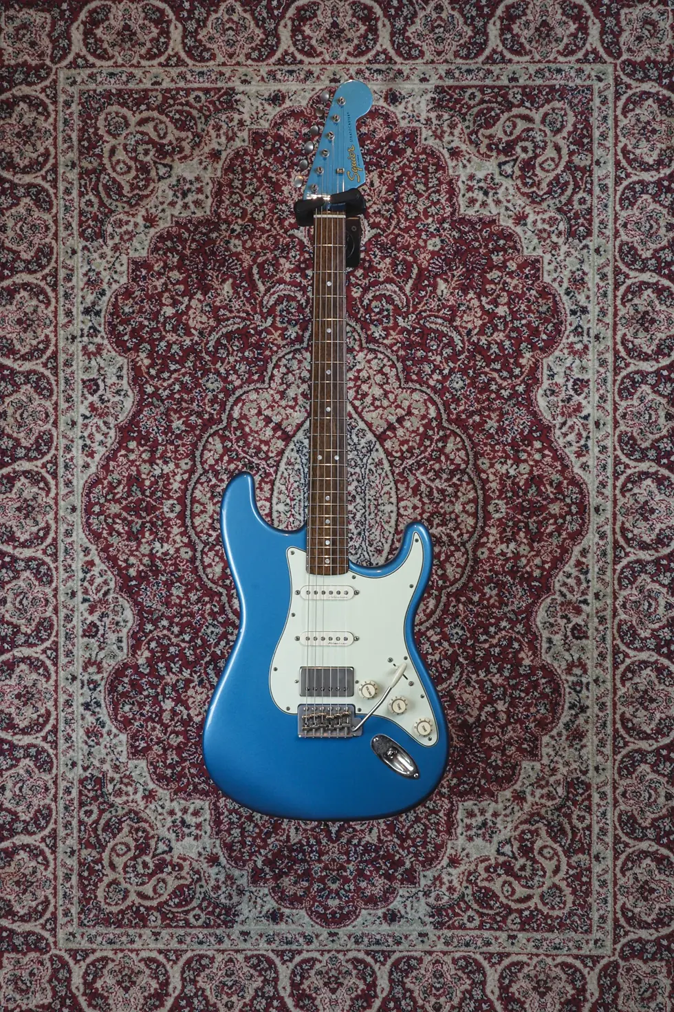 Squier Classic Vibe 60s Stratocaster Lake Placid Blue full front view