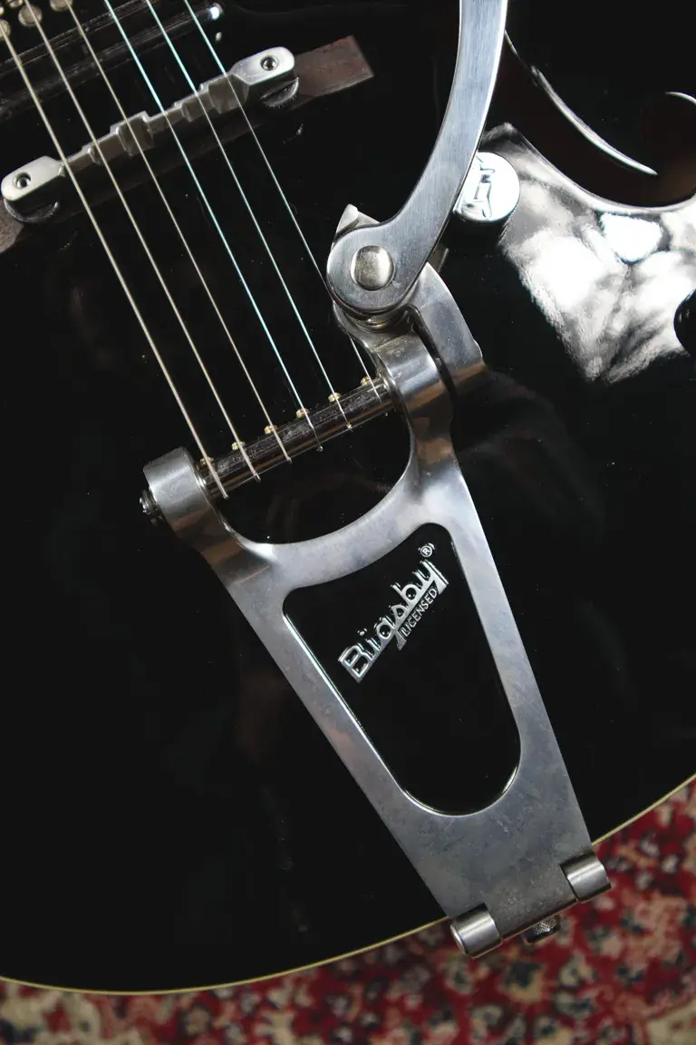 Thumbnail: Bigsby licensed vibrato tailpiece on Gretsch G5125