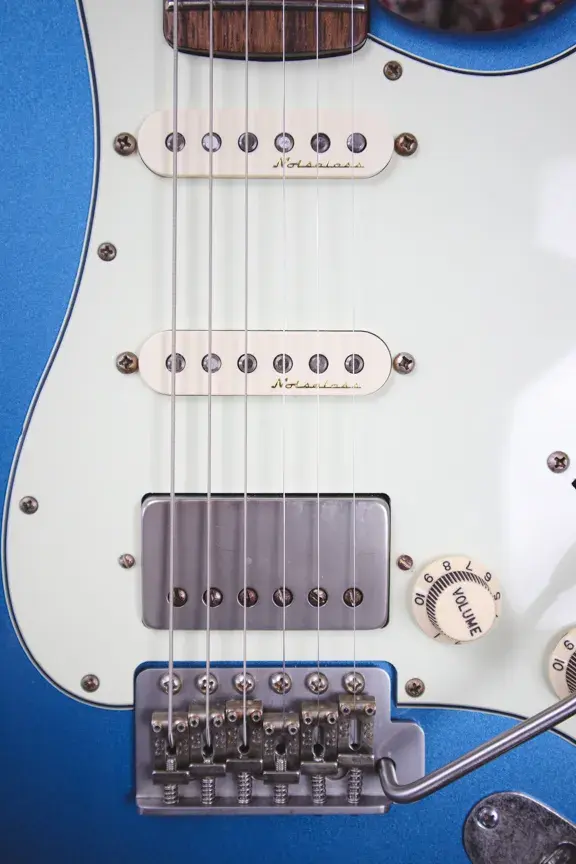 Thumbnail: Fender Noiseless single‑coil pickups in the neck and middle positions, Shed HA‑59B PAF humbucker in the bridge