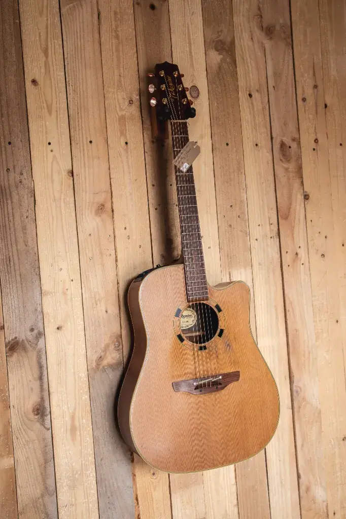 PRE-LOVED - 1997 Takamine EN10C - Natural Finish