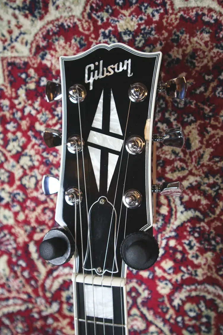 Thumbnail: Headstock with Gibson logo and split diamond inlay