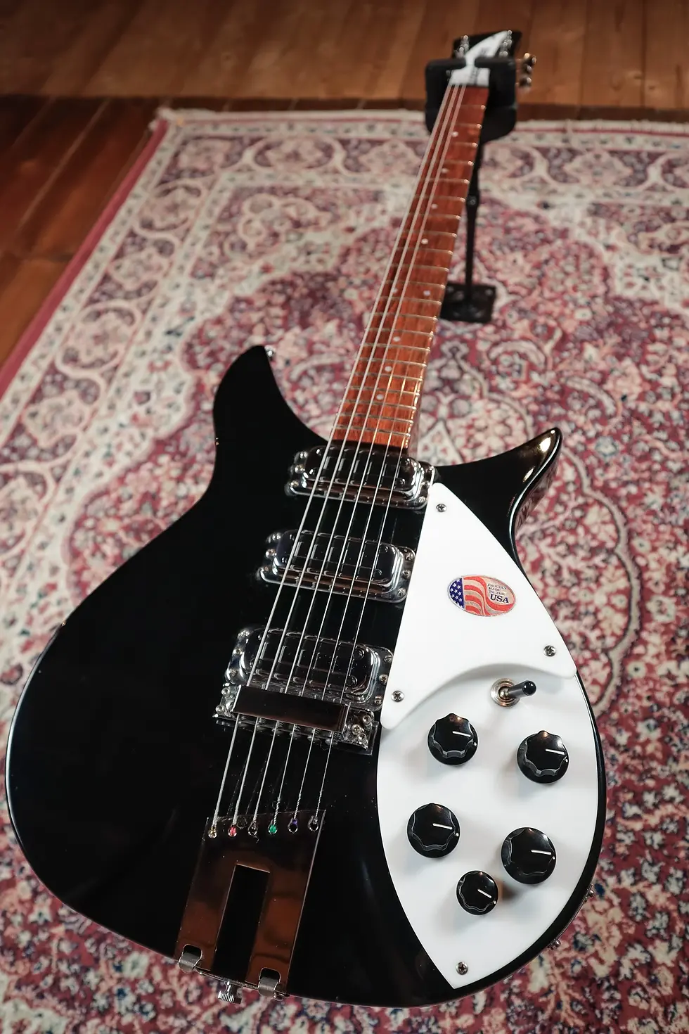 Thumbnail: Rickenbacker 350 V63 control layout and pickguard