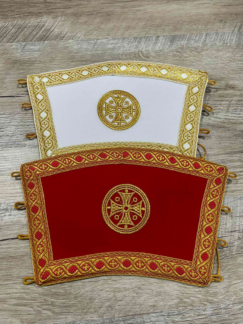 Thumbnail: Reversible embroidered communion set - Double stole and cuffs  - Two sides stole