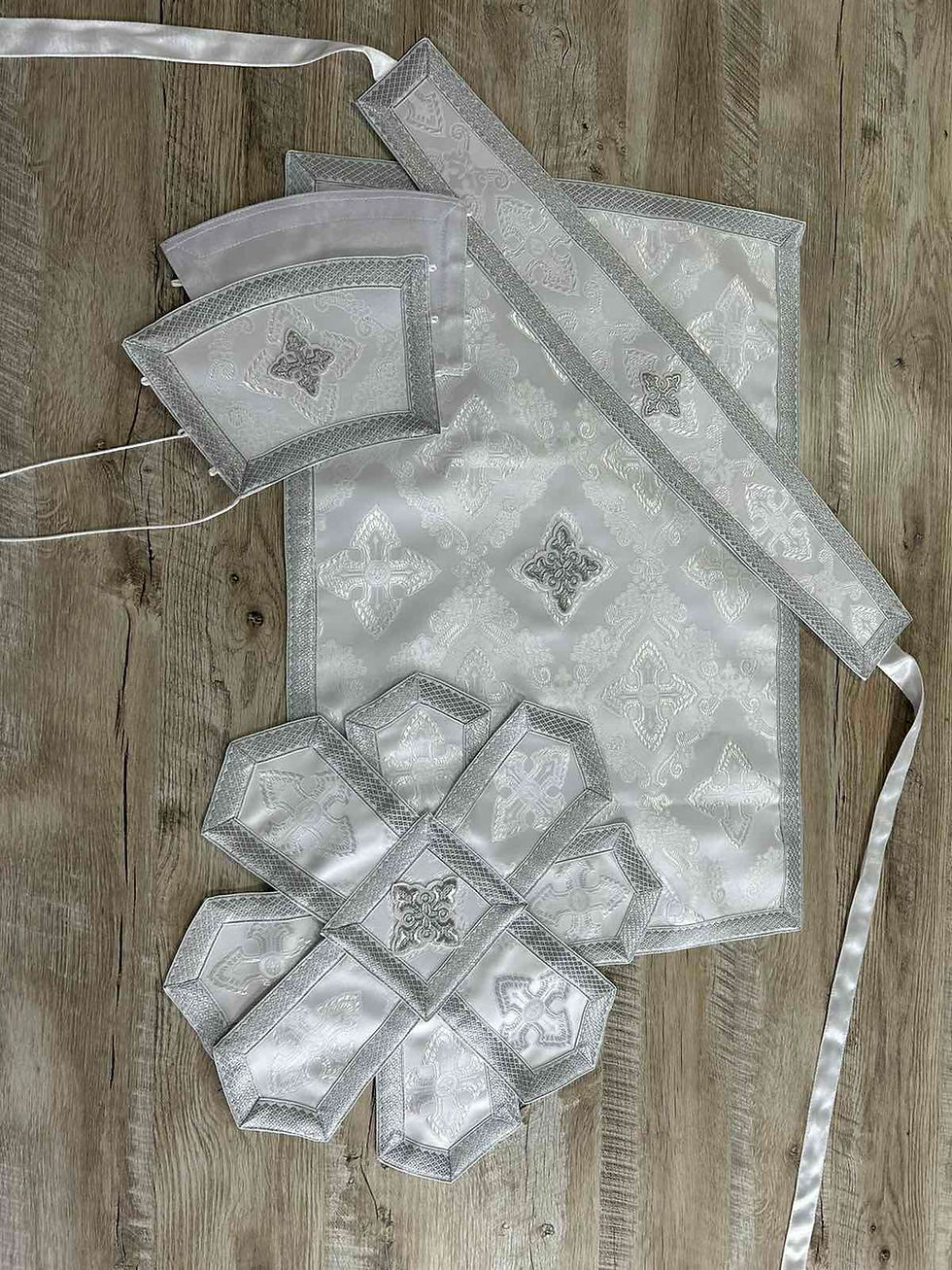 Thumbnail: Slavic-style priest vestment - Orthodox vestment for Easter - Phelon on brocade