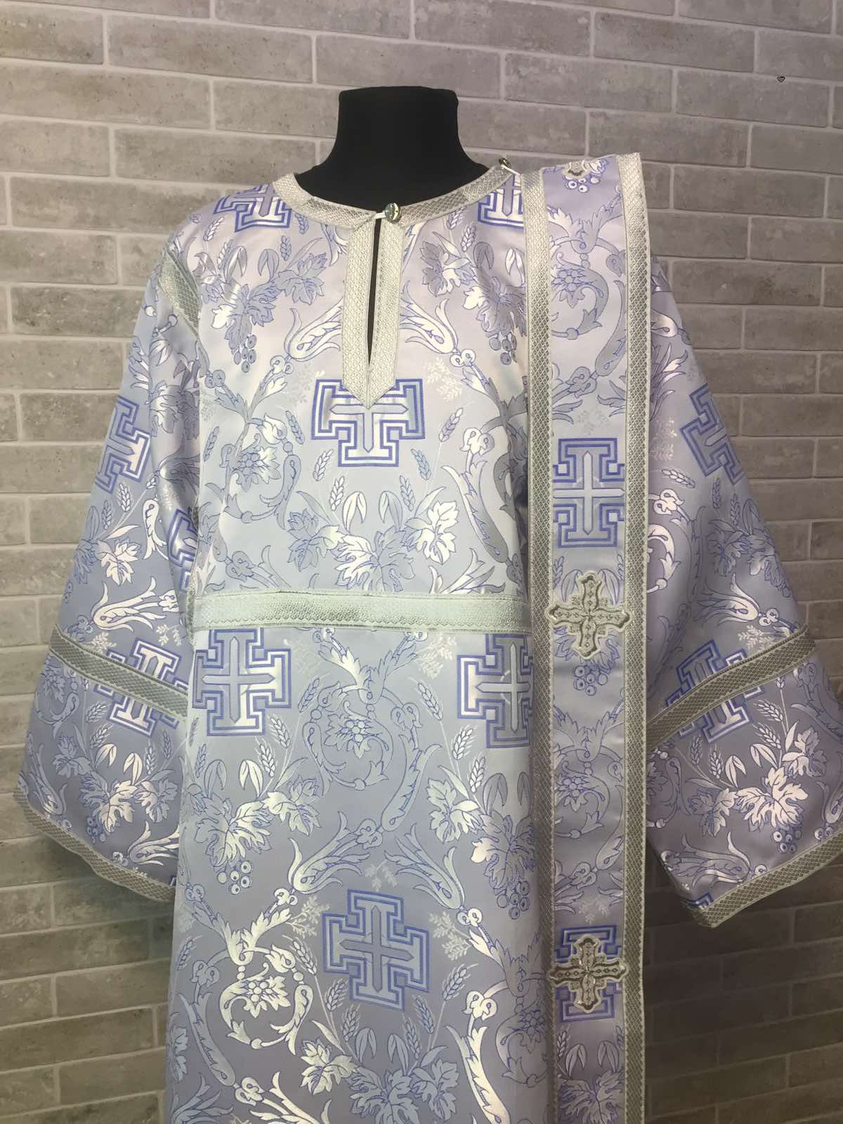 Deacon's ordination vestment - Stichar and orar in white brocade - For deacon