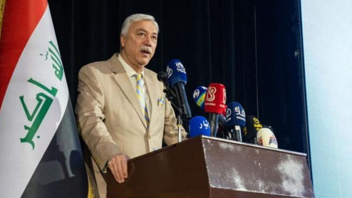 الدكتور حسنين معلة وأعضاء مجلس أدارة نادي الصيد العراقي يكرمون عدد من الضباط بمناسبة الذكرى (104) لتاسيس الجيش العراقي الباسل