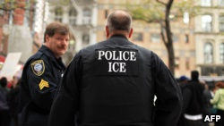 النظر مجددا في قرار ترحيل عراقيين من أميركا