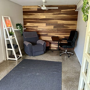 Grow-with-hypno-office.jpg