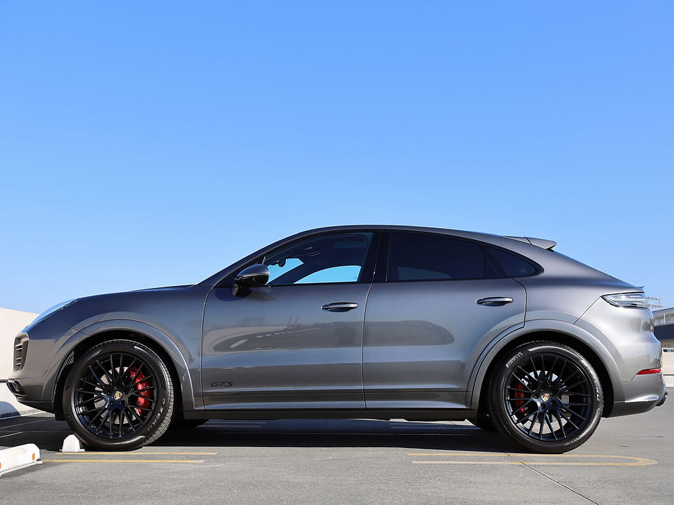 サムネイル： ポルシェ　カイエンクーペ　GTS