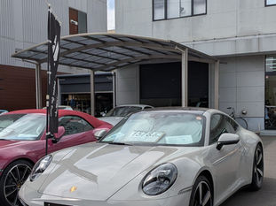 🏎️ 都会の景色を塗り替える、最も「知的」な911の選び方