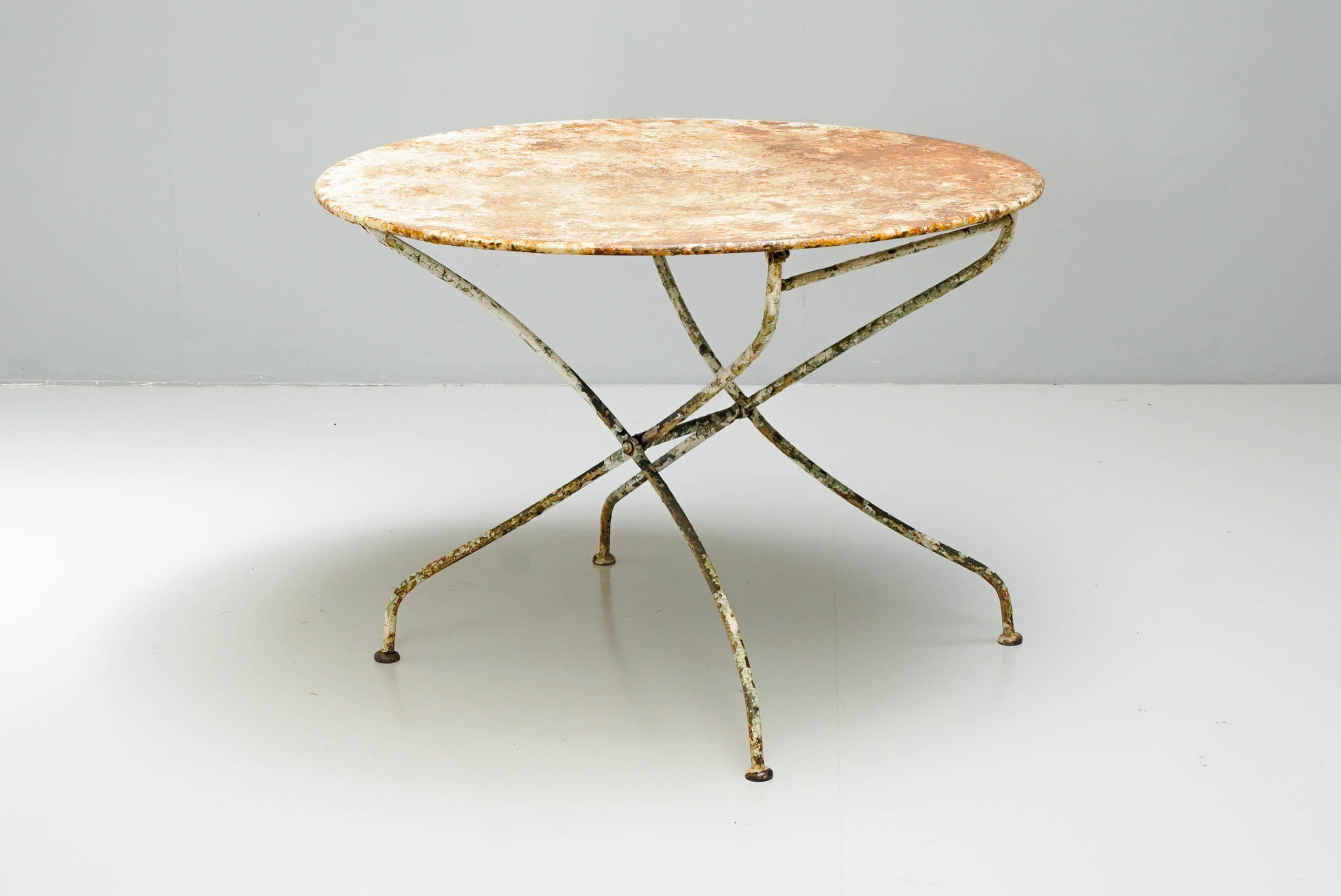 Circular Folding Garden Table