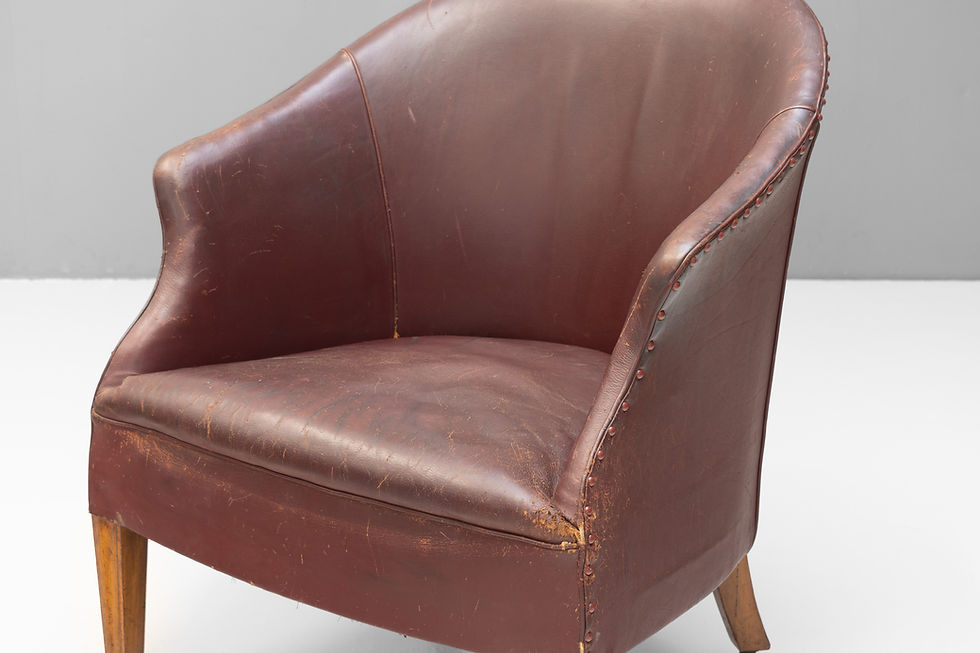 Thumbnail: Leather Tub Chair