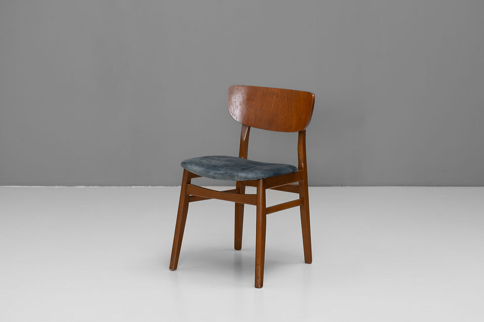 Thumbnail: Set of 4 Mid-Century Dining Chairs