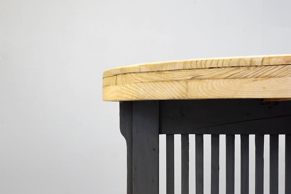 Thumbnail: Centre Table