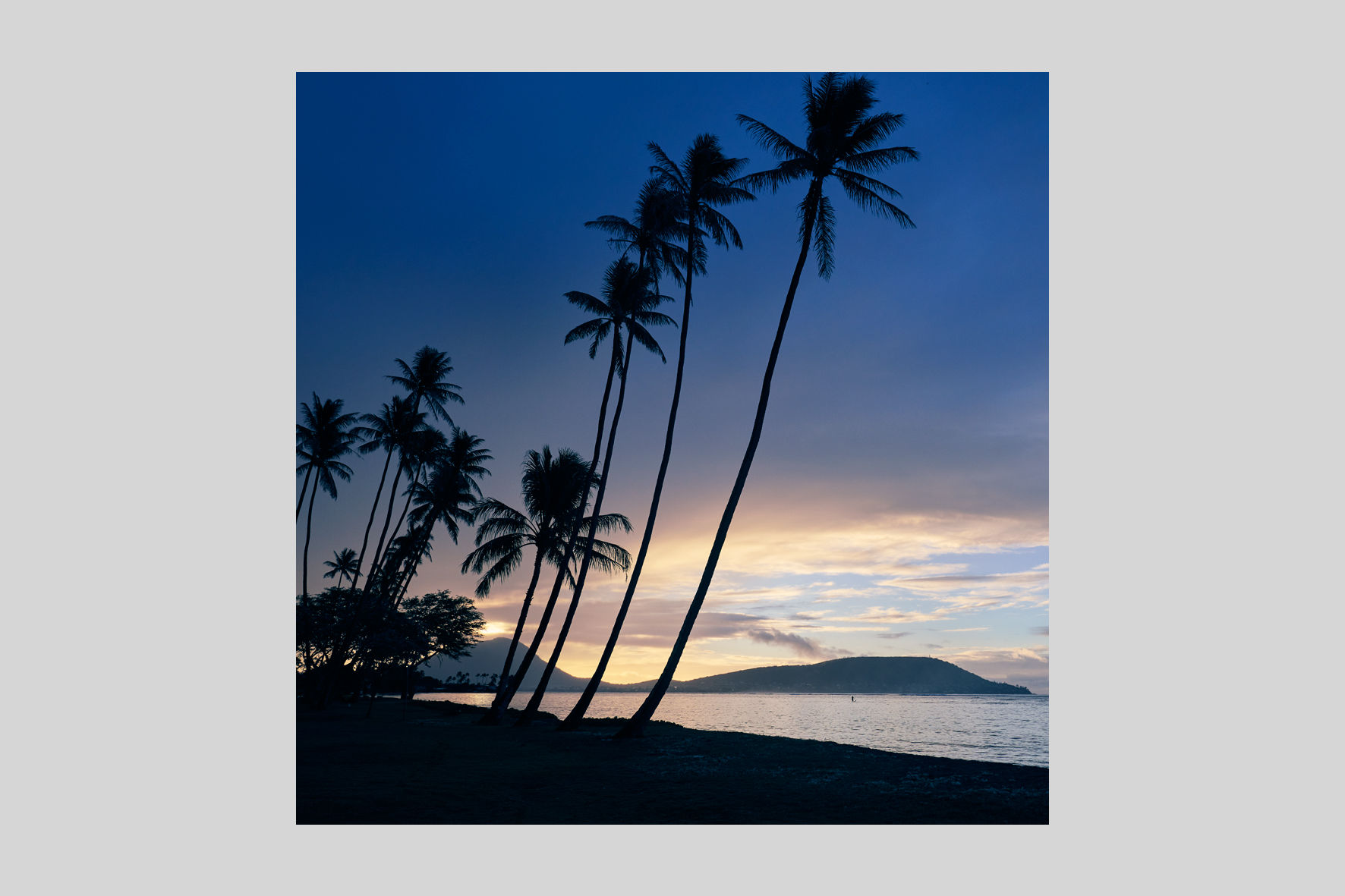 インテリア,写真,ハワイ,海,ヤシの木,風景,正方形,額装夜明け,インテリアフォト,アート,額入り,額装,オリジナルプリント,アートフレーム,フォトフレーム,おしゃれ,モダン,壁掛け,壁飾り,装飾,ウォールアート,プレゼント,新築祝い