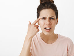 Queda de sobrancelha