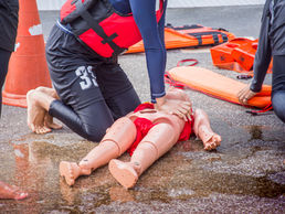 Afogamento: como prevenir, identificar e agir diante de uma emergência aquática