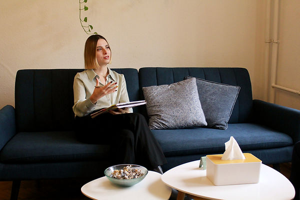 English speaking psychologist