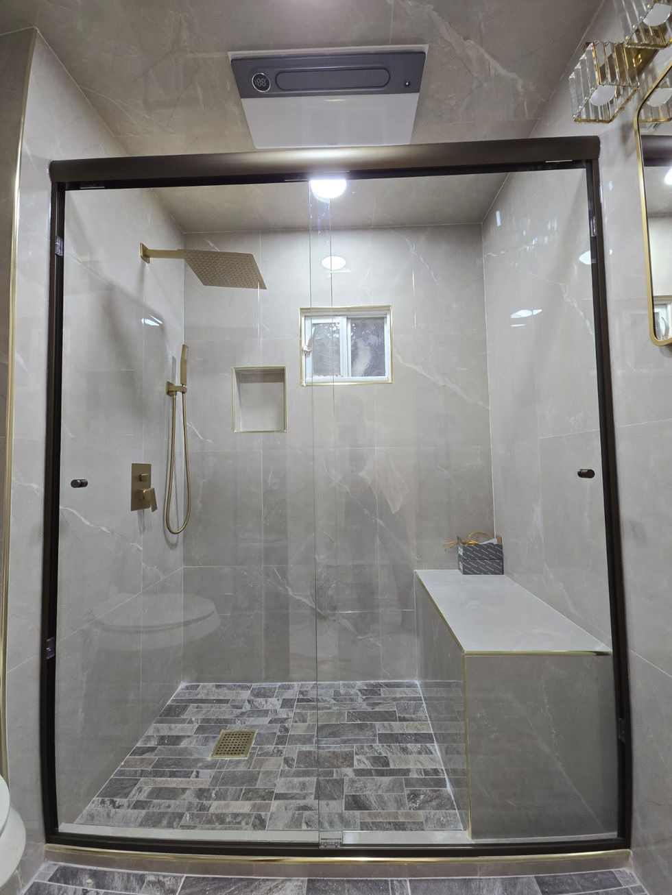 Cancel de Baño modelo Virgo en Aluminio Bronce.