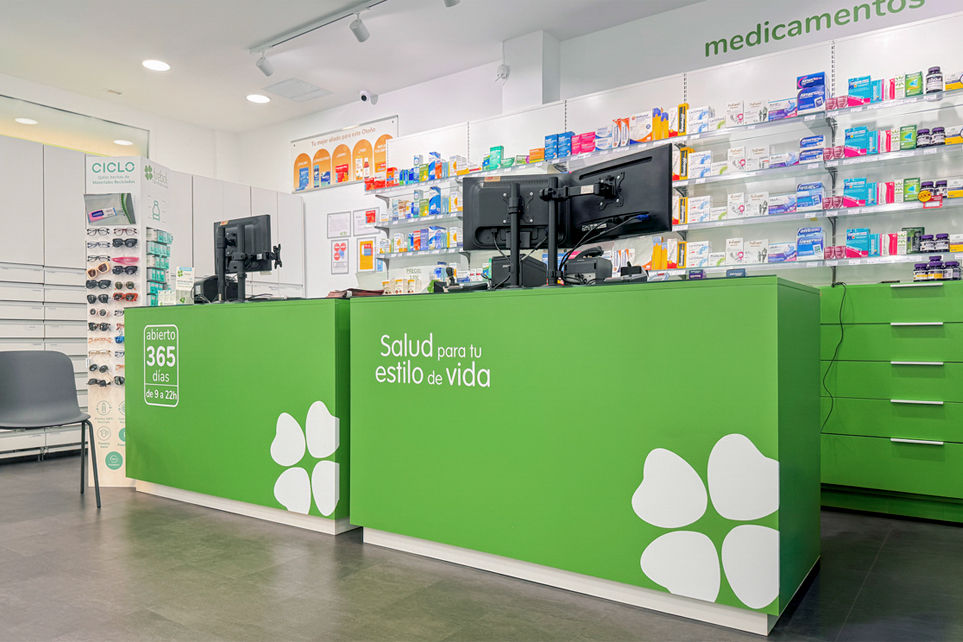 Kontorstil, proveedor oficial de mobiliario farmacéutico para Farmacias Trébol