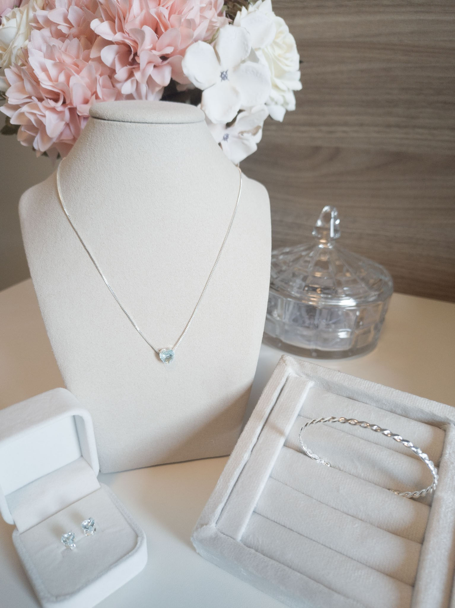 Conjunto Colar, Brincos e Bracelete Brisa do Mar - Banho Prata 50 milésimos