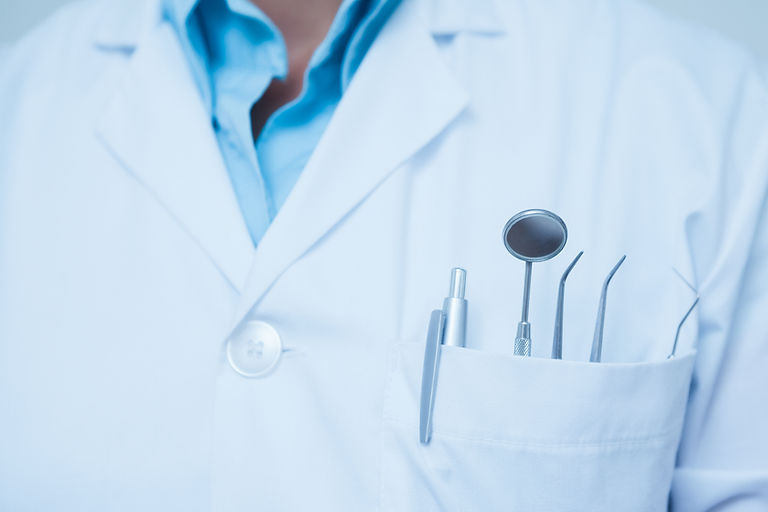 Tandartshulpmiddelen in zak