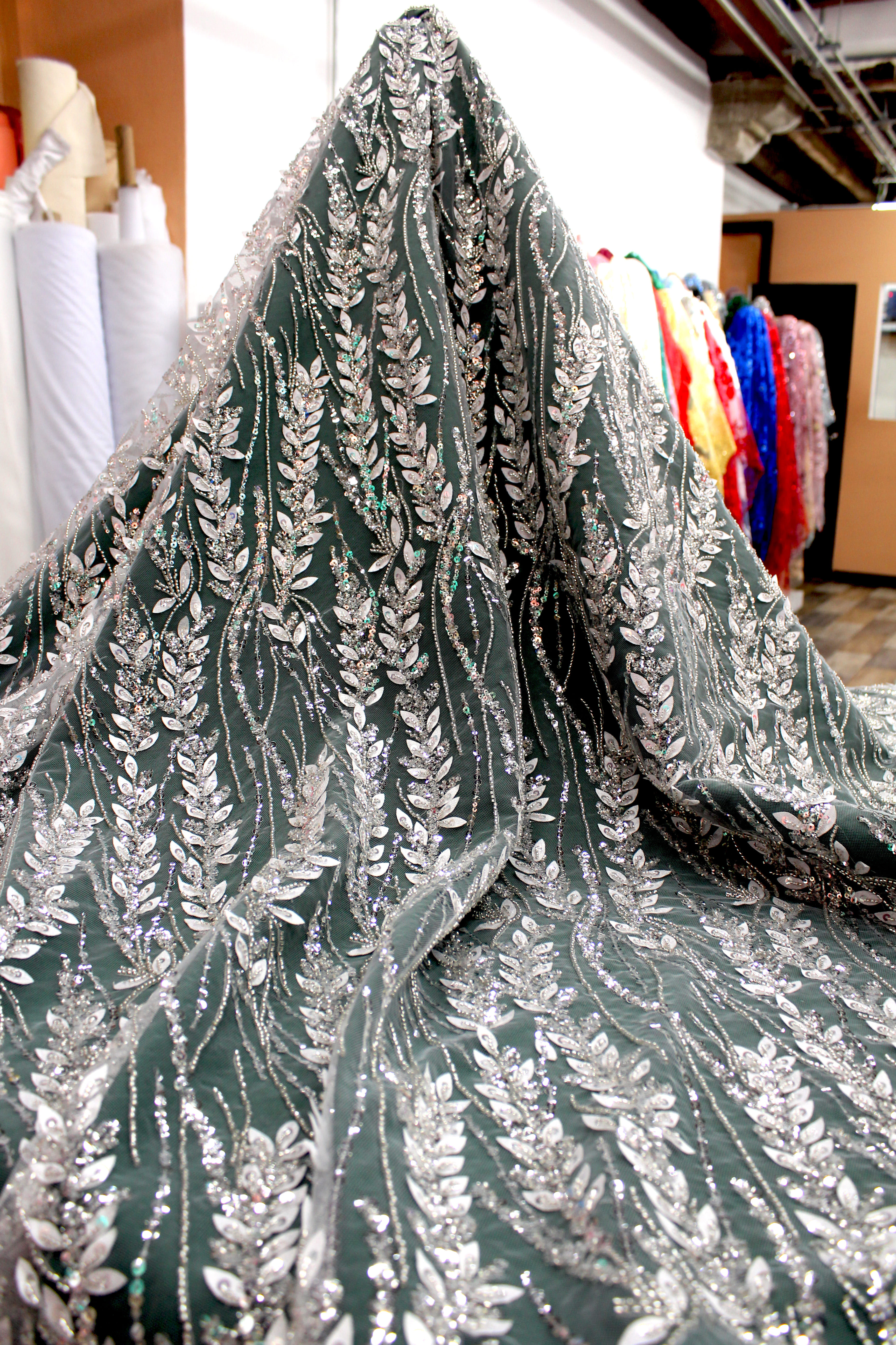 Tul Rebordado 3D Mod. C-248 Blanco