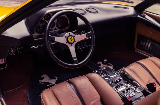 ferrari-308-vetroresina-11.webp