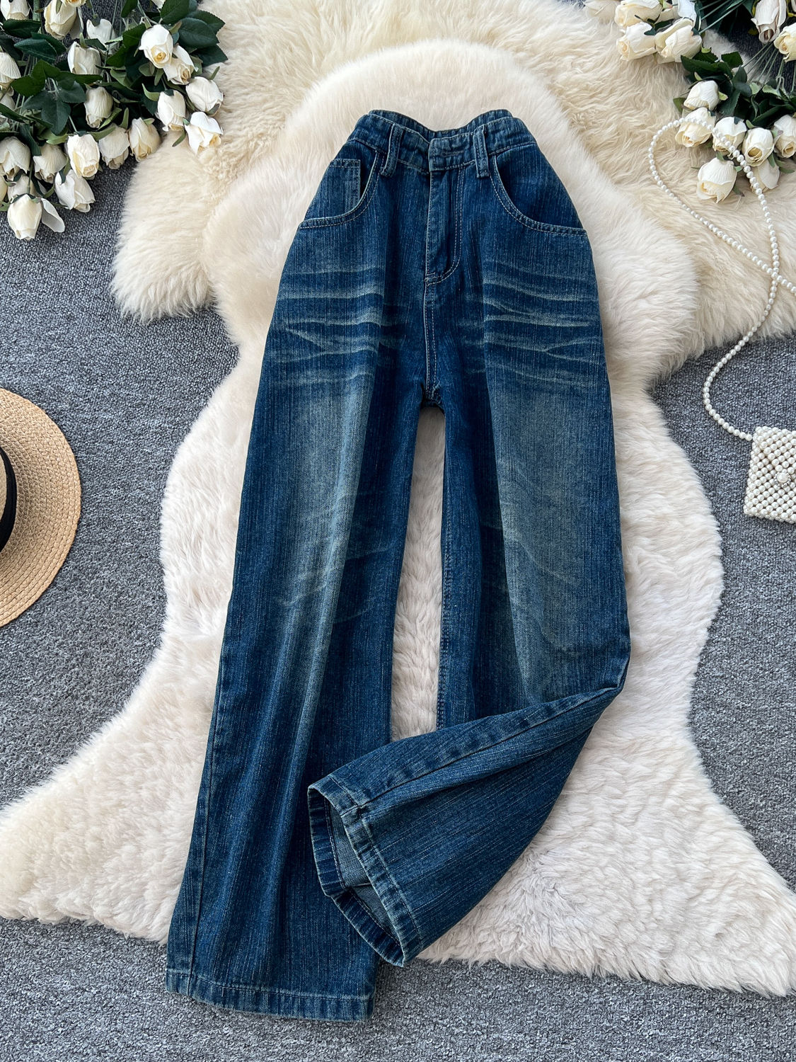Calça jeans feminina retrô de cintura alta e perna reta, modelagem solta e ver