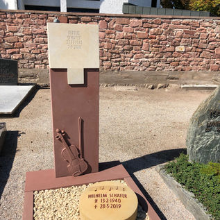 Grabstein, Grabzeichen, Friedhof Gernsheim, Grabanlage