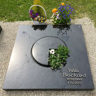 Urnengrab, Erdurnengrab, Grabstein, Friedhof 