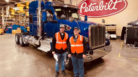 Jérémie et André Bonneau : un voyage mémorable à l’usine Peterbilt au Texas