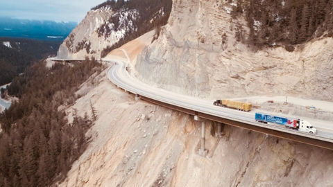 [En photos] La phase 4 du Kicking Horse Canyon au BC en voie d’être complété 
