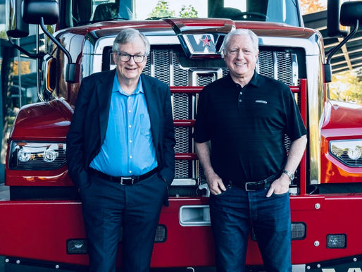 Martin Daum, ancien PDG de Daimler Truck AG, honoré lors de sa visite au siège de Portland