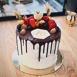 Dripcake mit Beeren