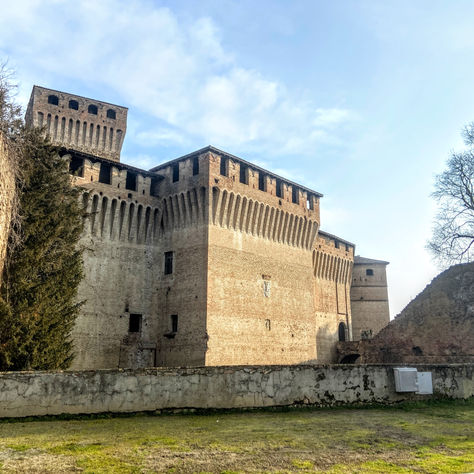 Montechiarugolo (PR) -  Chiesa di San Quintino - Uno dei borghi più belli d’Italia - Emilia Romagna