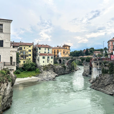 Ivrea (TO) - Città industriale del XX secolo - Patrimonio UNESCO - Chiesa dei Santi Maurizio e Domenico - Fiume Dora Baltea - Piemonte