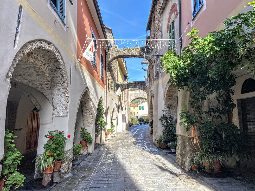 Zuccarello (SV) - Chiesa di San Bartolomeo Apostolo - Uno dei Borghi più belli d’Italia - Liguria