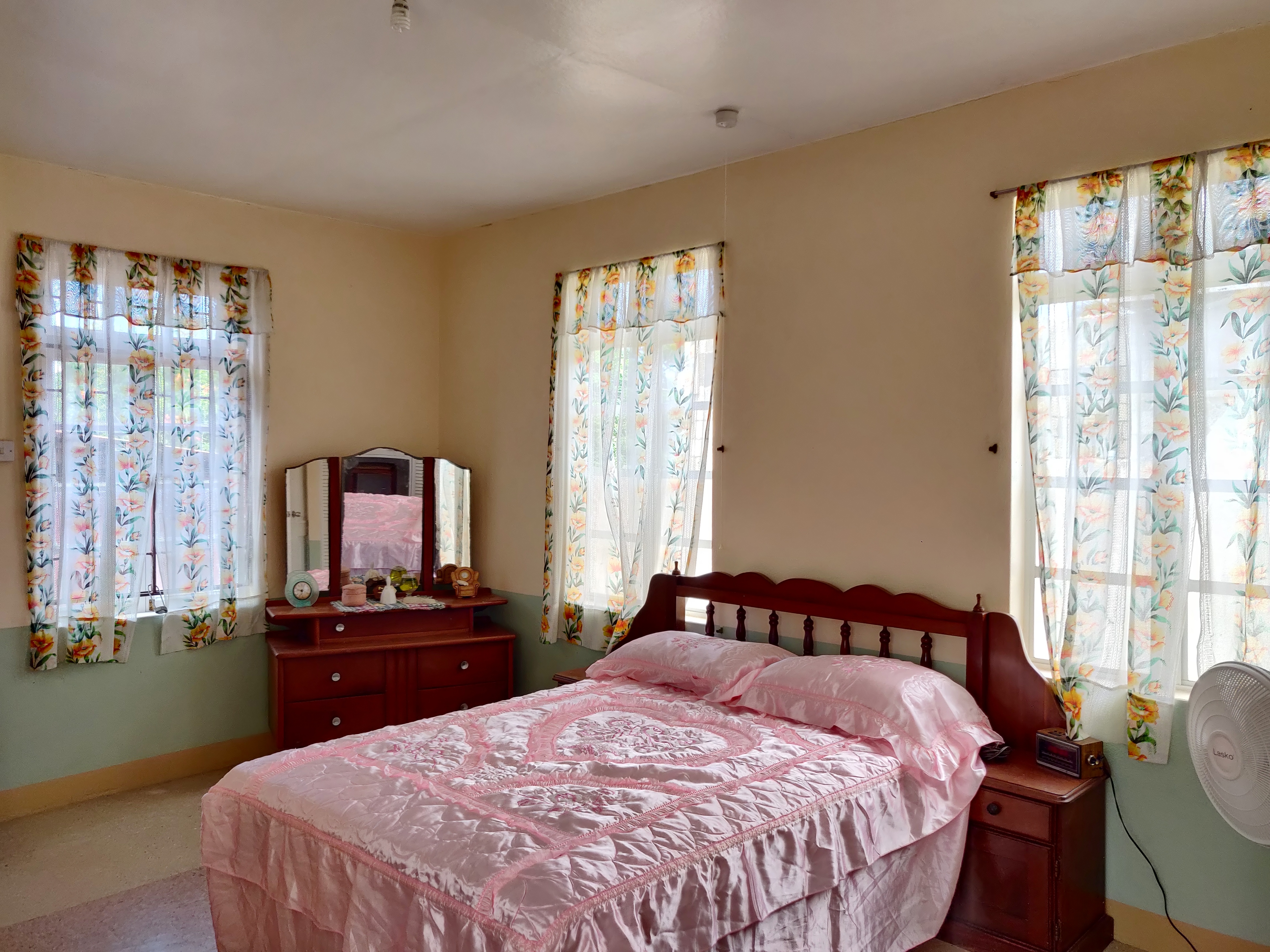 Bedroom, Haggatt Hall, St. Michael