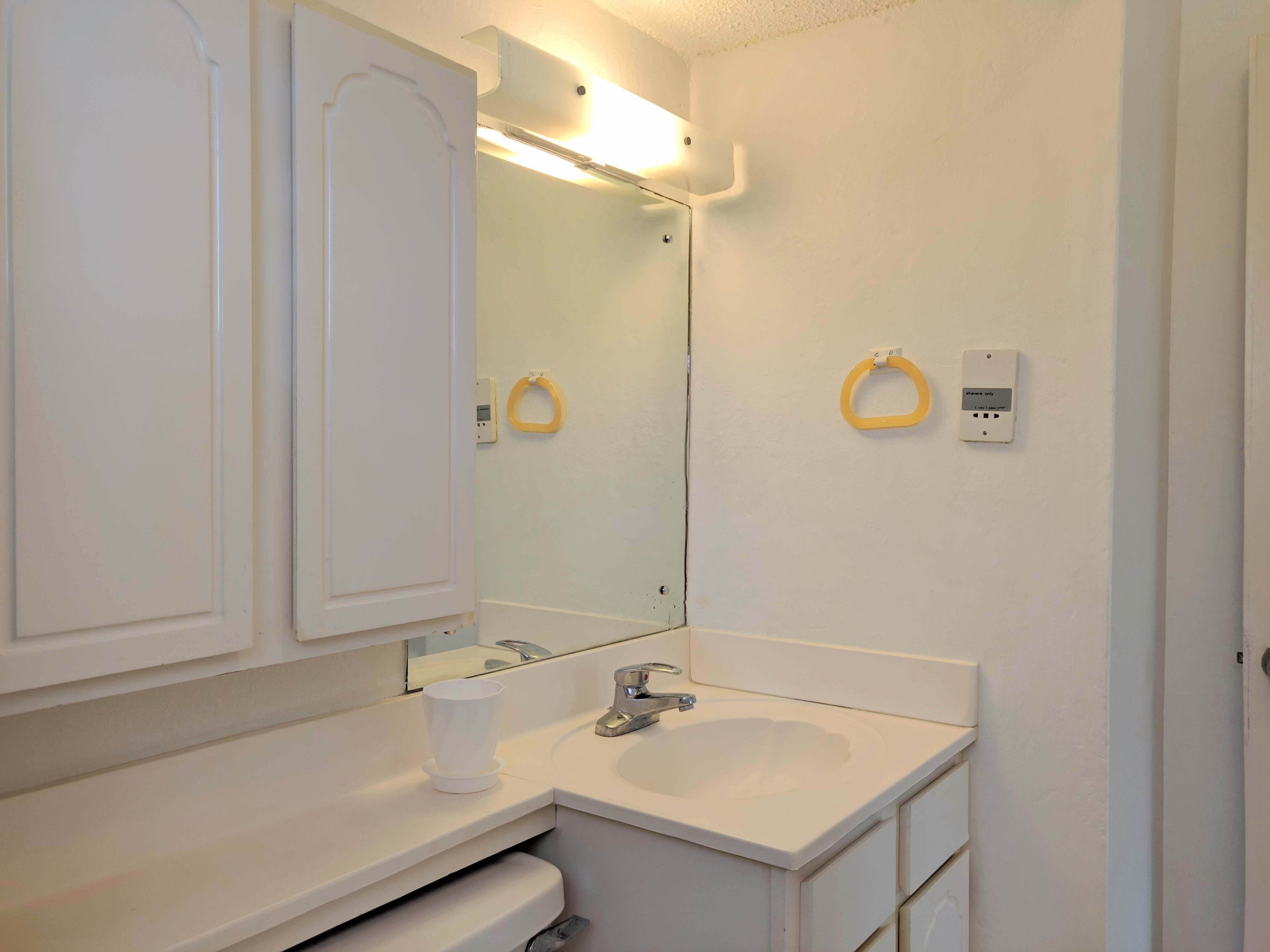 Bathroom, Club Rockley
